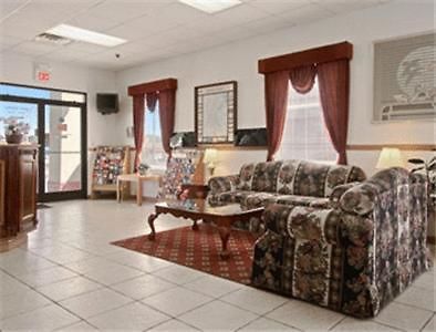 4 A'S Inn East Ridge Interior photo